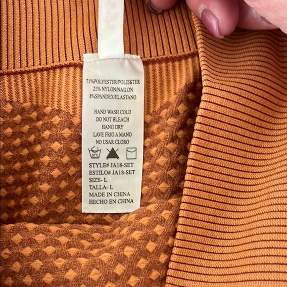 Vibrant Orange Leggings And Jacket Cropped With Thumb Holes NWT - Picture 9 of 10